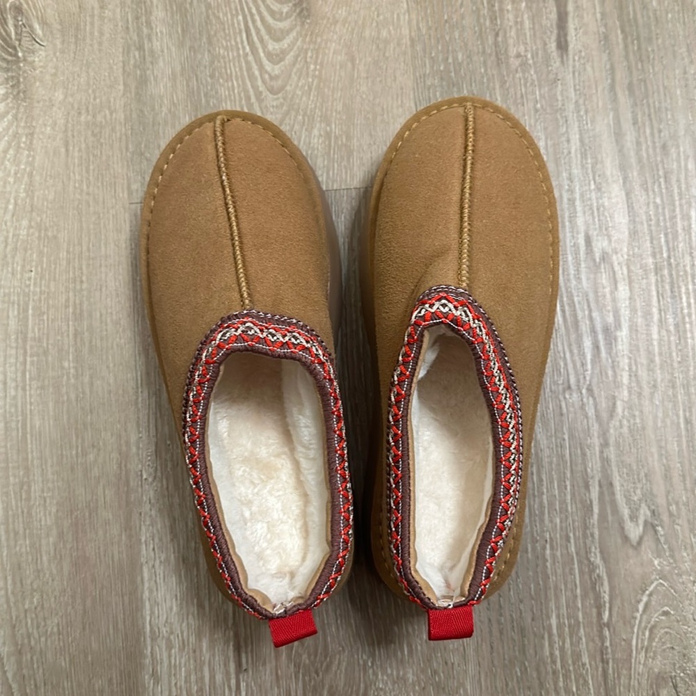 Brand New UGG Style bootie
